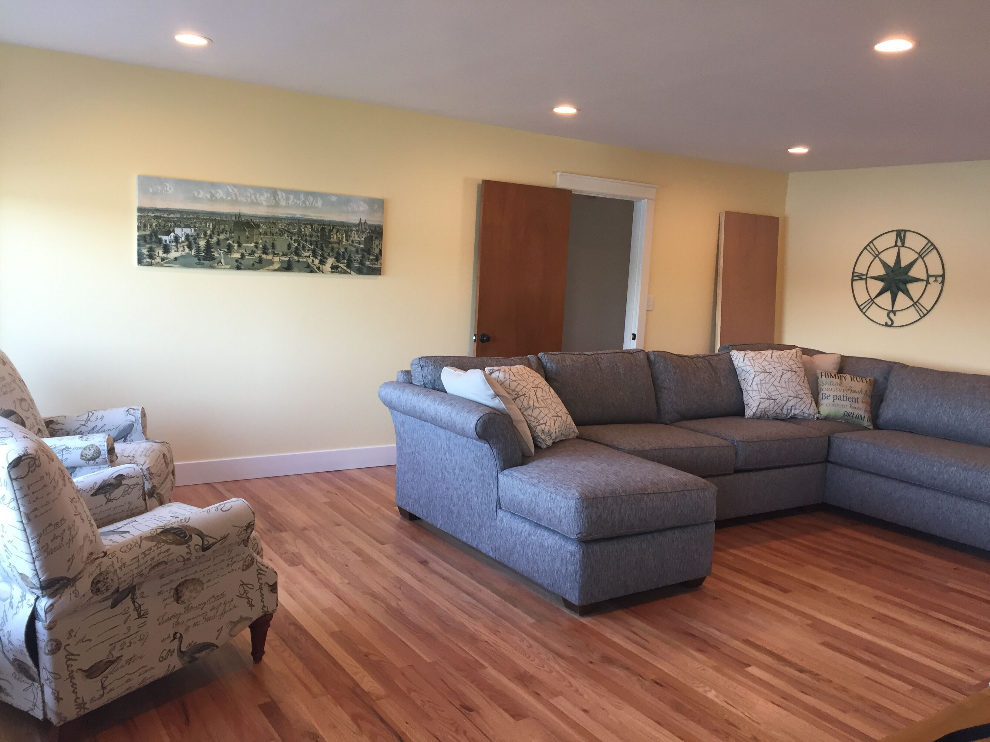 Willamette riverfront  with stunning view near downtown Milwaukie and Sellwood