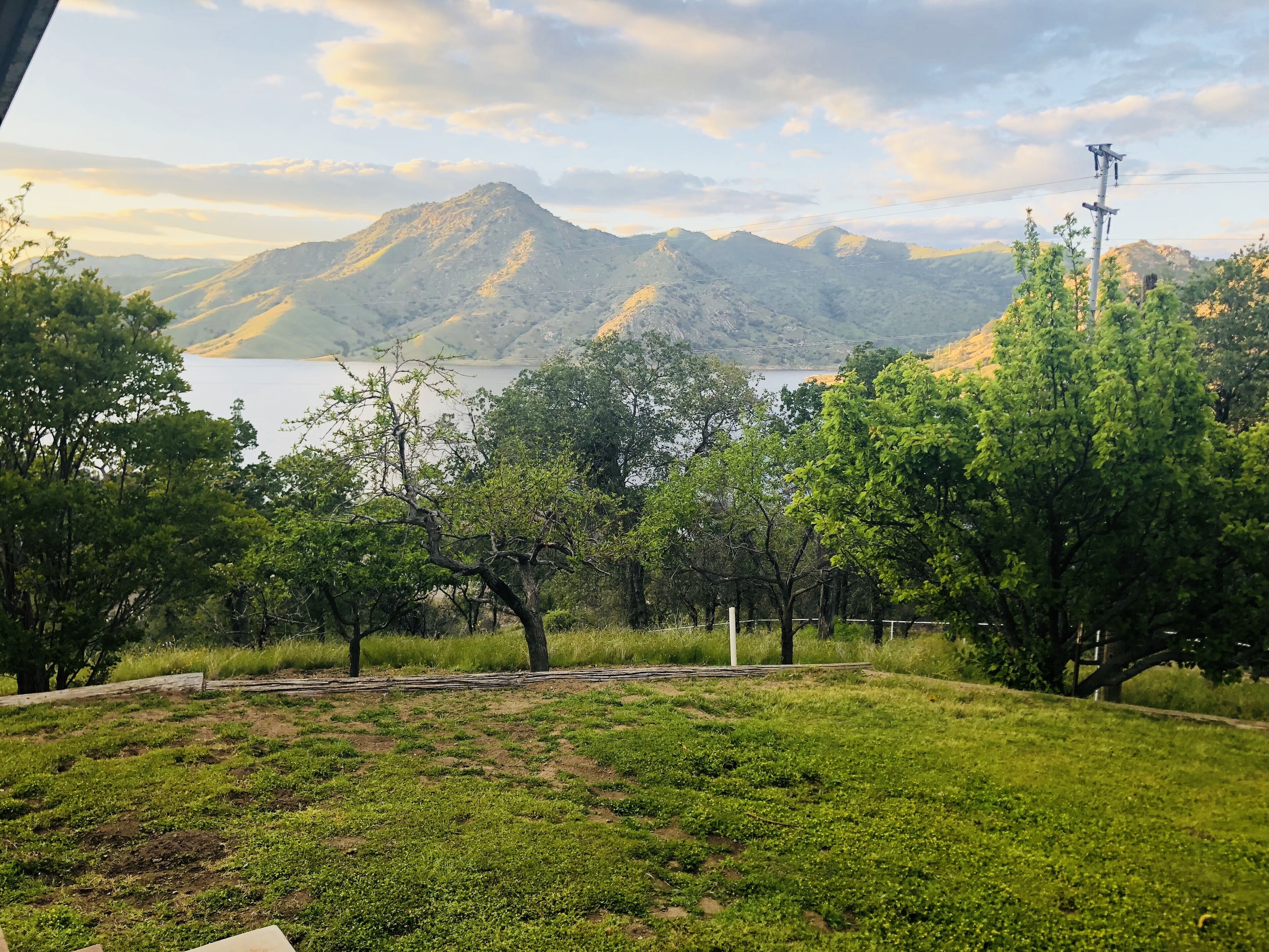Private 126 Acre Ranch Nestled At The Top Of The Hill Overlooking Lake Kaweah