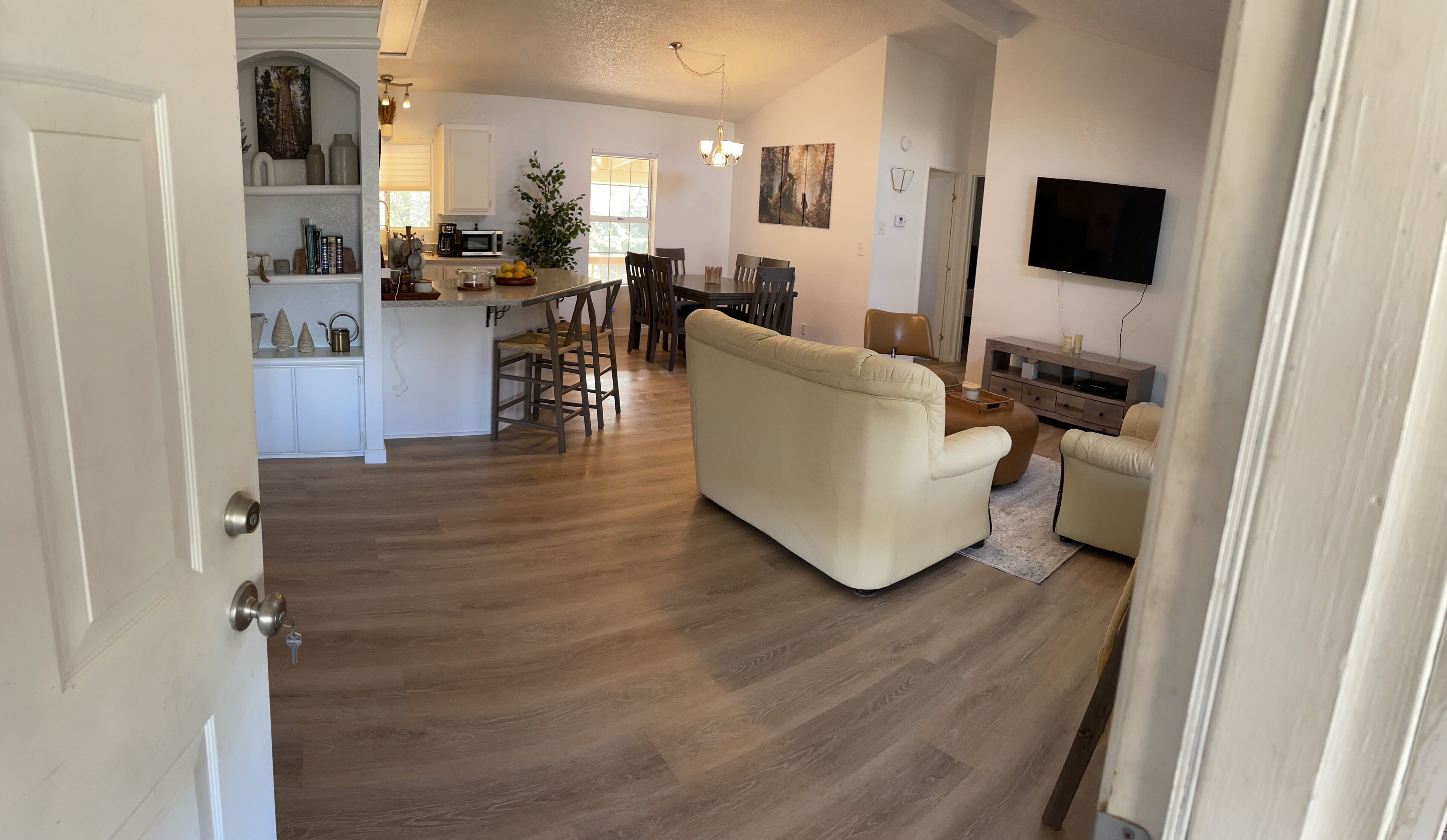 Private 126 Acre Ranch Nestled At The Top Of The Hill Overlooking Lake Kaweah