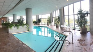 屋内プール、温水プール