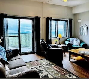 Smart TV, fireplace, DVD player - Million dollar mountain top ⛰ view (Sugar mtn)