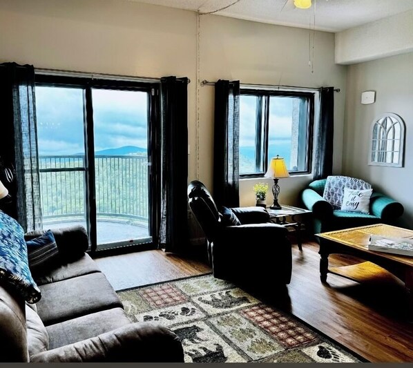 Smart TV, fireplace, DVD player