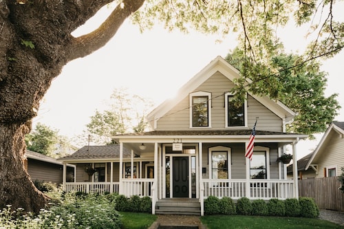  A Historic Snohomish Home [The Walton House-1889]
