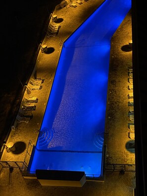 Indoor pool, outdoor pool - Great Rates for Spring and Summer!! Beautiful beach front condo. Great location. (Orange Beach)