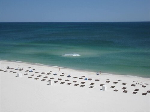 Great Rates for Spring and Summer!! Beautiful beach front condo. Great location.