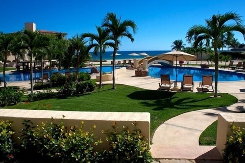 COME to the best spot in Mexico!! Celebrate Labor Day In beautiful Los Cabos!