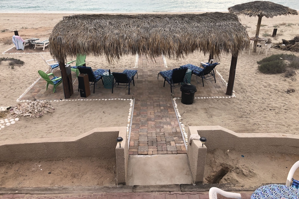 3/2/1 BDRM CASITA apartments with OCEANFRONT Sky patio & Beach Palapas