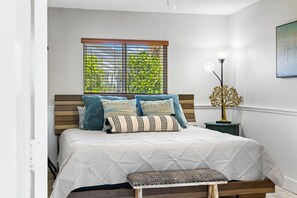 5 bedrooms, in-room safe, desk, iron/ironing board