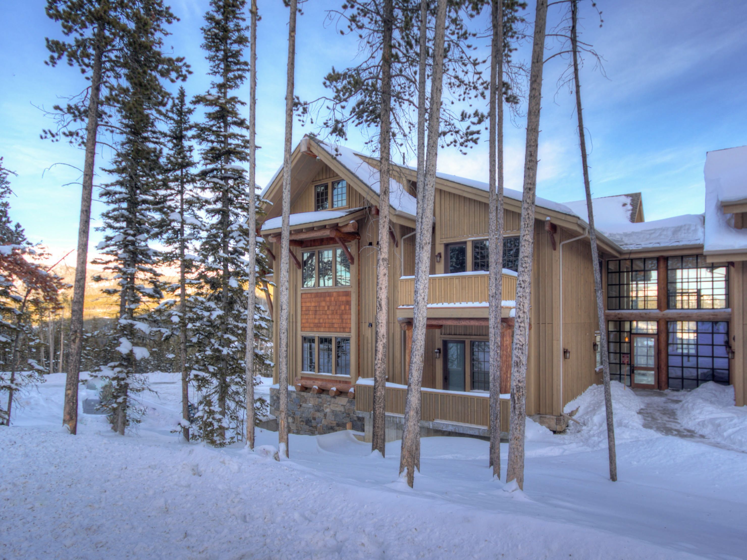 Big Sky Vacation Rentals: Cowboy Suite 7A