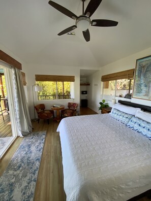 1 bedroom, iron/ironing board, free WiFi, bed sheets - Cottage with Amazing View, Minutes to Dolphin Swimming, Very Private, Affordable (Captain Cook)