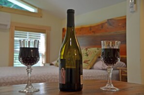 1 bedroom, WiFi, bed sheets - Creekside Tiny Cabin w/ Hot Tub, Firepit, Pet Friendly, Near NOC, Tsali & Dragon (Almond)