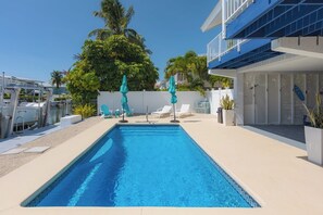 Outdoor pool, a heated pool