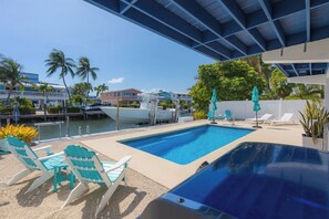 Outdoor pool, a heated pool - Angler's Dream charming 2-bedroom, 2-bath half duplex, just minutes from beautiful Sombrero Beach! (Marathon)