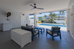 Imagen sin descripción, 4 de 37, botón