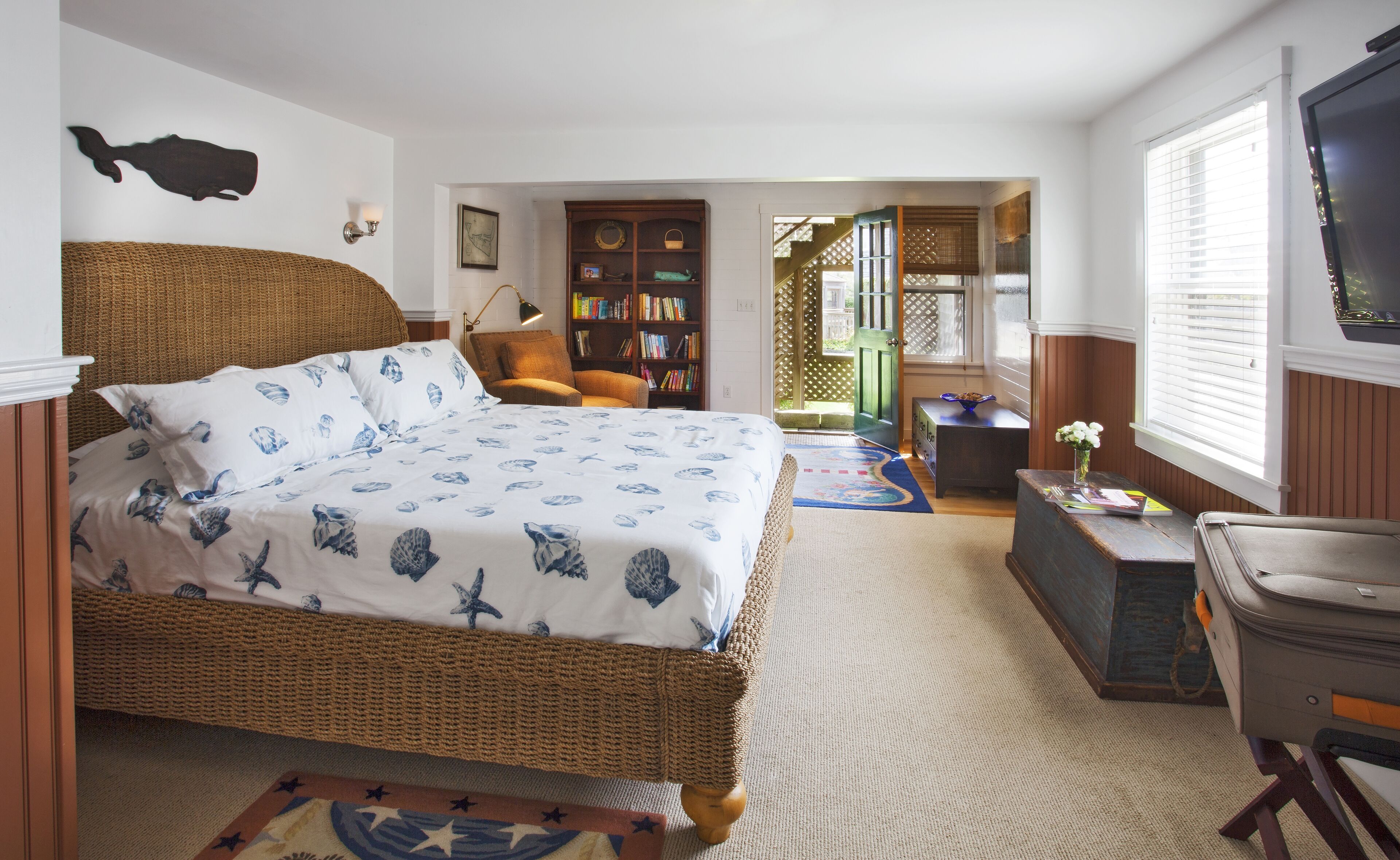 4 chambres, coffres-forts dans les chambres, bureau