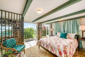 4 bedrooms, iron/ironing board, travel cot, free WiFi - Charming Holualoa Ranching-Era Estate near Kailua and Keauhou. Away from it all! (Holualoa)