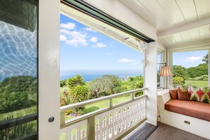 Interior - Charming Holualoa Ranching-Era Estate near Kailua and Keauhou. Away from it all! (Holualoa)