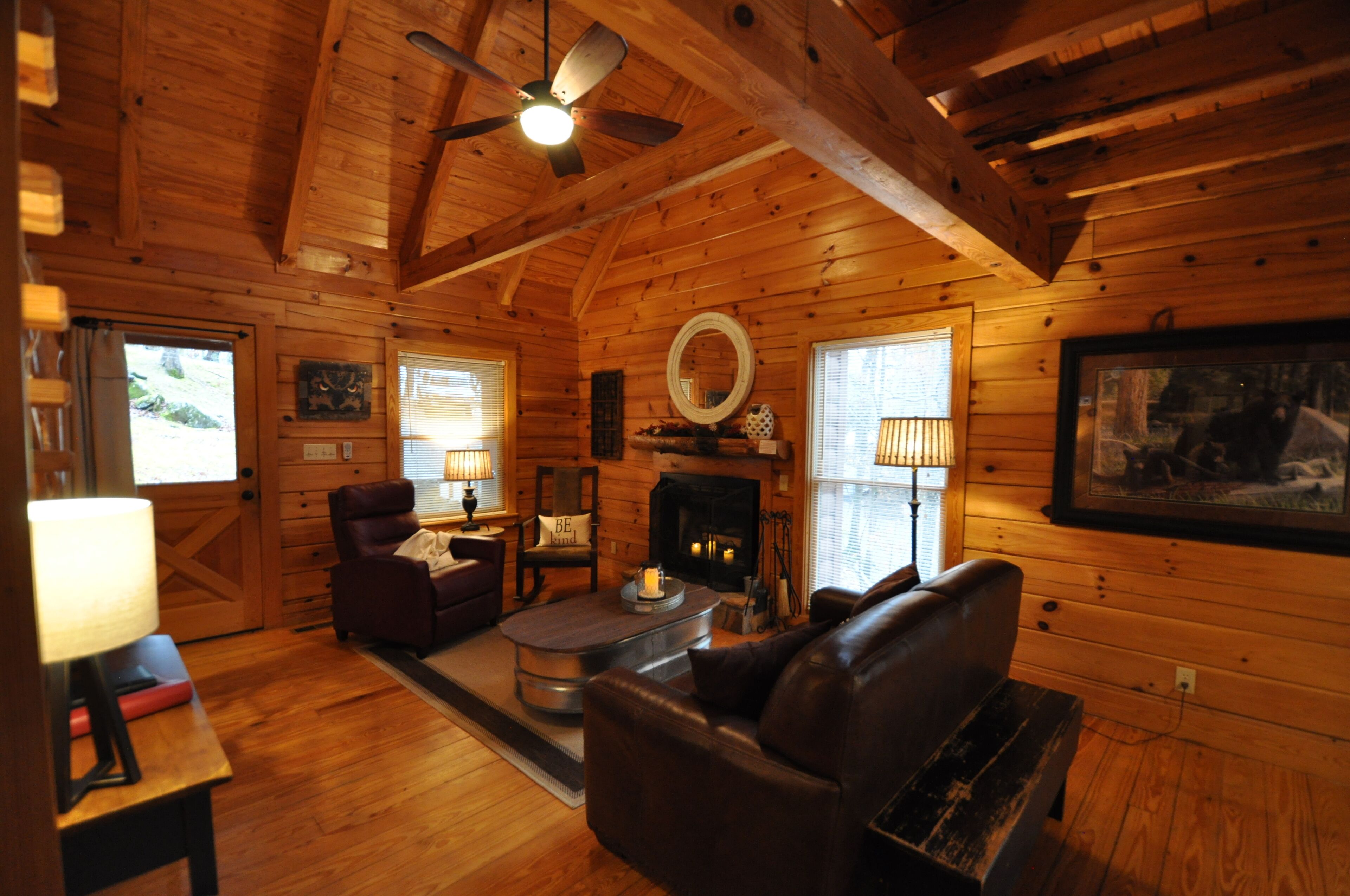 Rocky Hollow a Mountain Retreat on the Rocks!