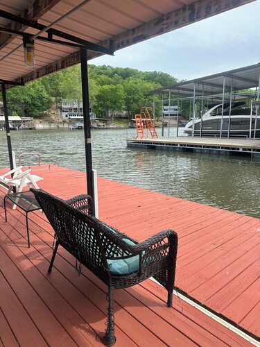 Cozy lake home right on the Lake with no stairs from house to Lake!