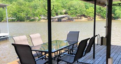 Cozy lake home right  on the Lake with no stairs from house to Lake!