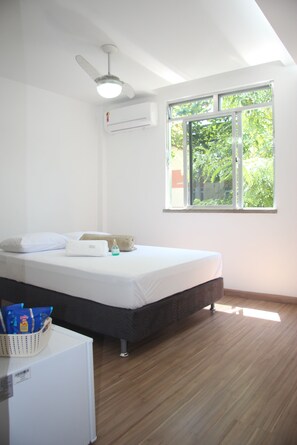 Economy Double Room, Multiple Beds, Non Smoking - Quarto privativo em condomínio (Rio de Janeiro)