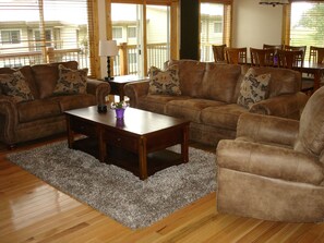 Smart TV, fireplace, DVD player, books - Get ready for Winter! Book your ski vacation now!! (Mt Crested Butte)