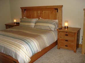3 bedrooms, in-room safe, iron/ironing board, travel crib