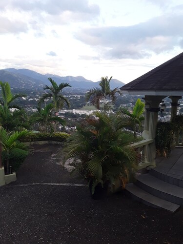 Mini Self Contained- Manor Park Kingston