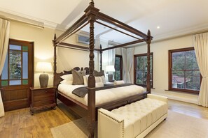 8 bedrooms, iron/ironing board, free WiFi, bed sheets