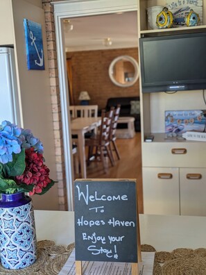 Interior - 3 Min walk to the beach,  this little slice of heaven is your perfect getaway! (Culburra Beach)