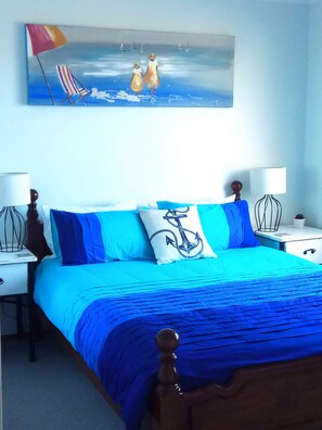 4 bedrooms, desk, iron/ironing board, travel cot