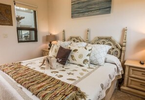 3 bedrooms, iron/ironing board, internet, bed sheets