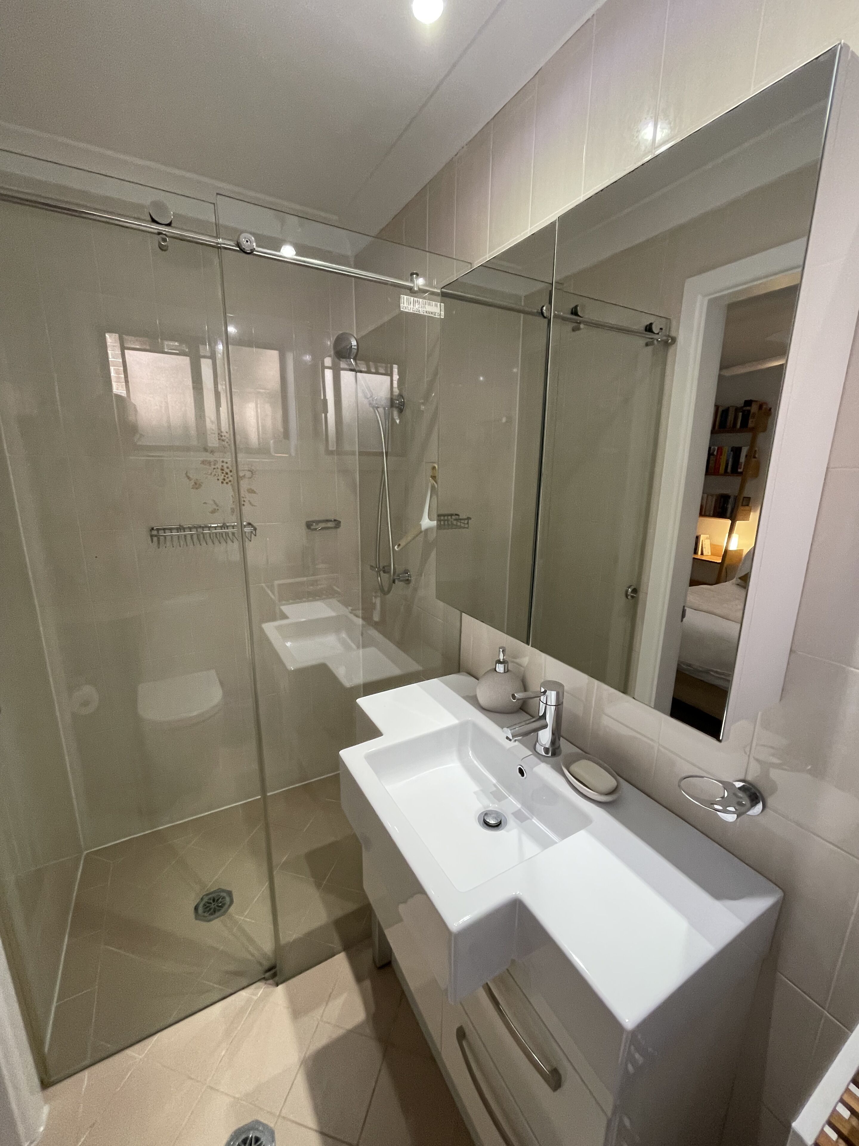 Freshwater Views Beachside 1 Bedroom Apartment