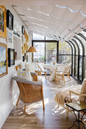 Smart TV, fireplace, video games, DVD player - Nantucket Main Street Charm (Nantucket)