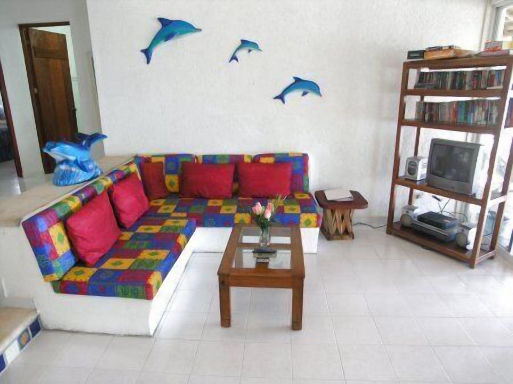 Beachfront Villa with pool & waterfall: Gorgeous sandy beach