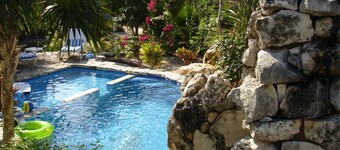 Beachfront Villa with pool & waterfall: Gorgeous sandy beach