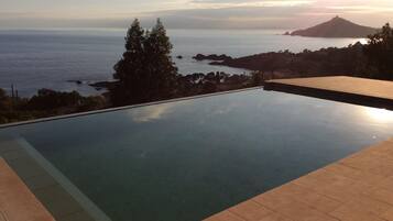 Piscina all'aperto
