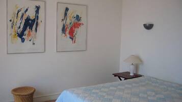 4 camere, una scrivania, ferro/asse da stiro, Wi-Fi gratuito