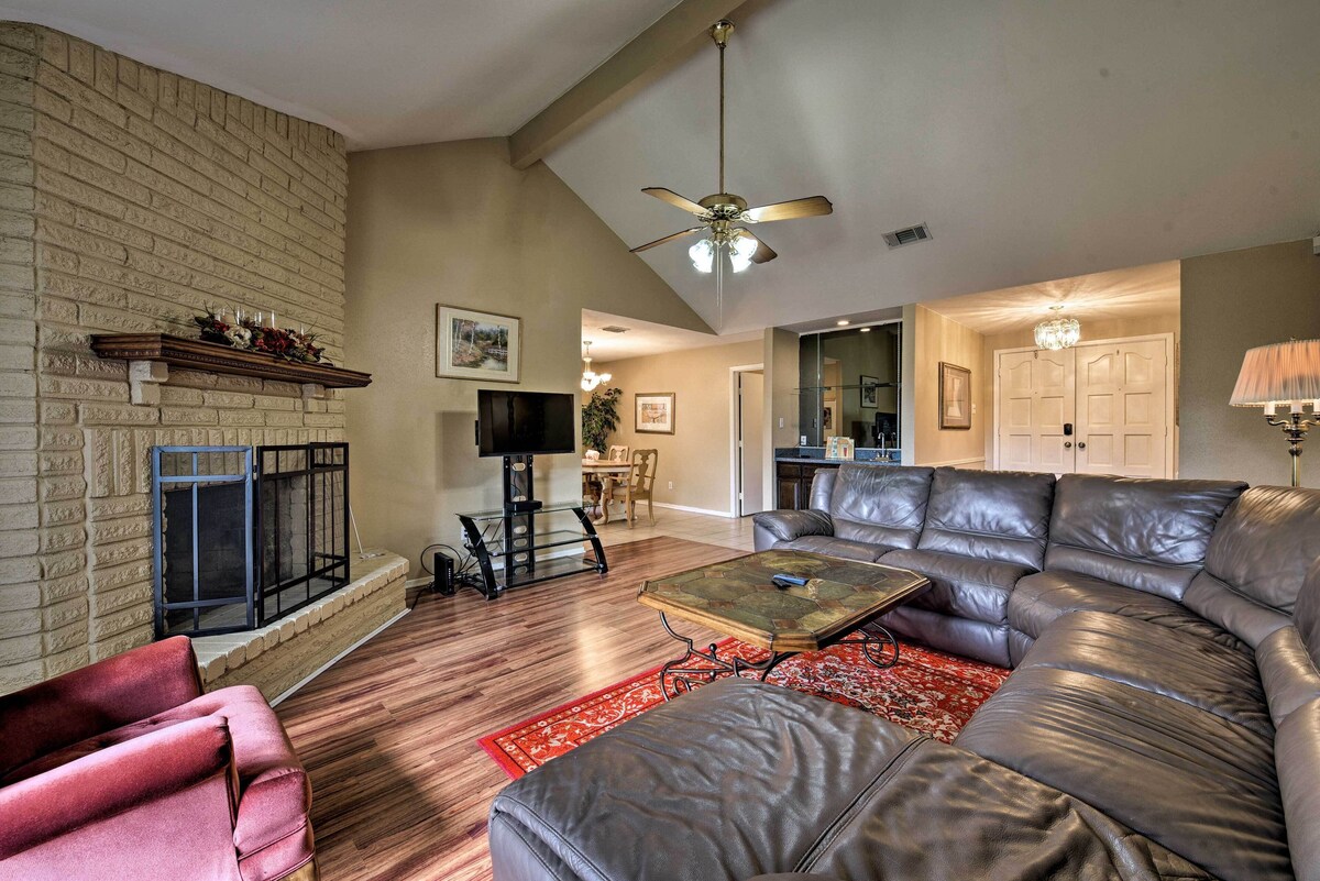 Pet-Friendly Missouri City Home w/ Fenced-In Yard!