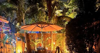Studio apt near Wilton Manors, private fenced yard with pool, puppy friendly.