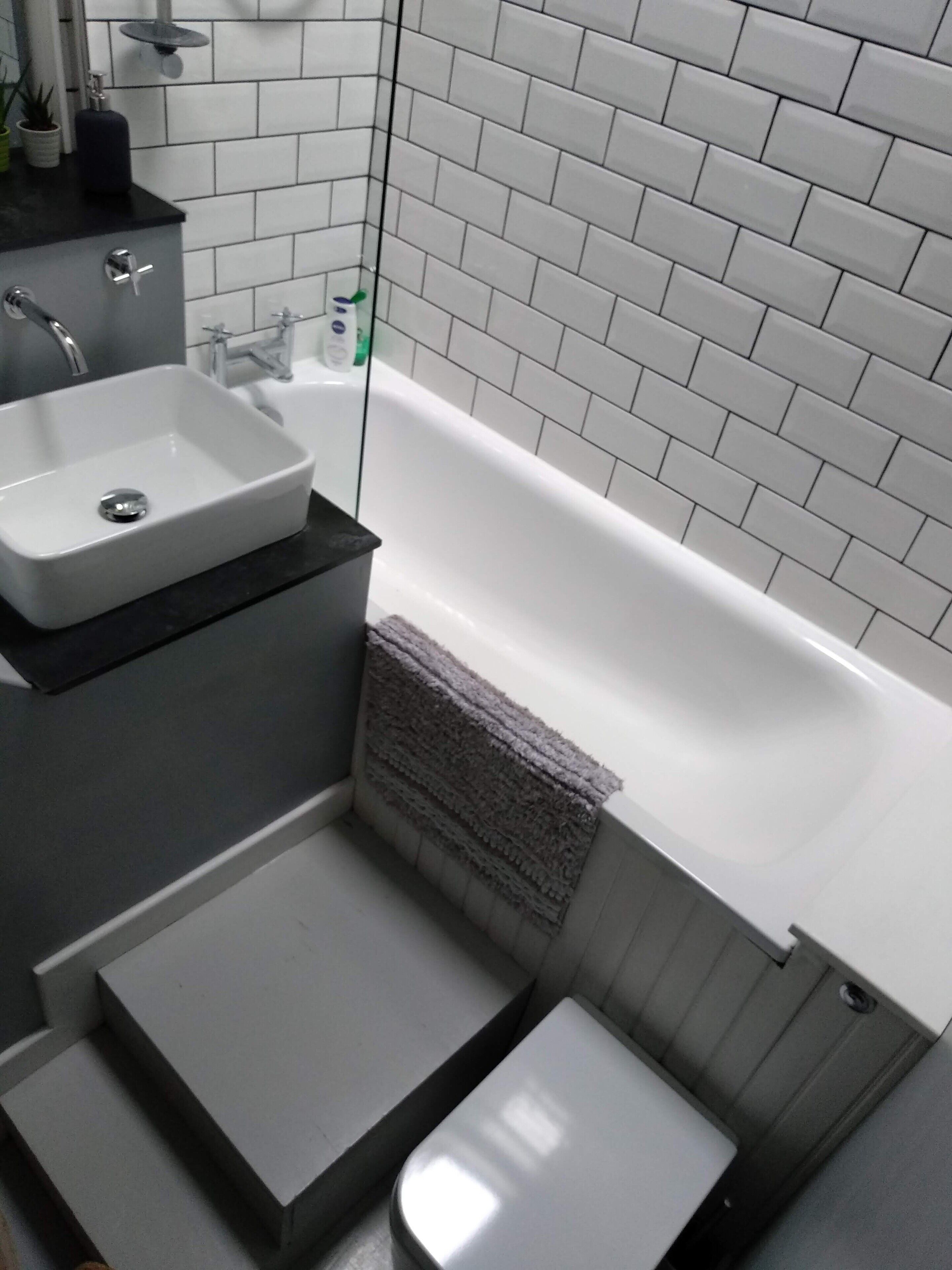 Combined shower/bathtub, hair dryer, towels, soap