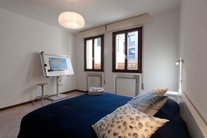 1 bedroom, iron/ironing board, free WiFi, bed sheets - "Malcanton Gaffaro, comfortable apartment in Dorsoduro, 2 max 4 pax" (Venezia)