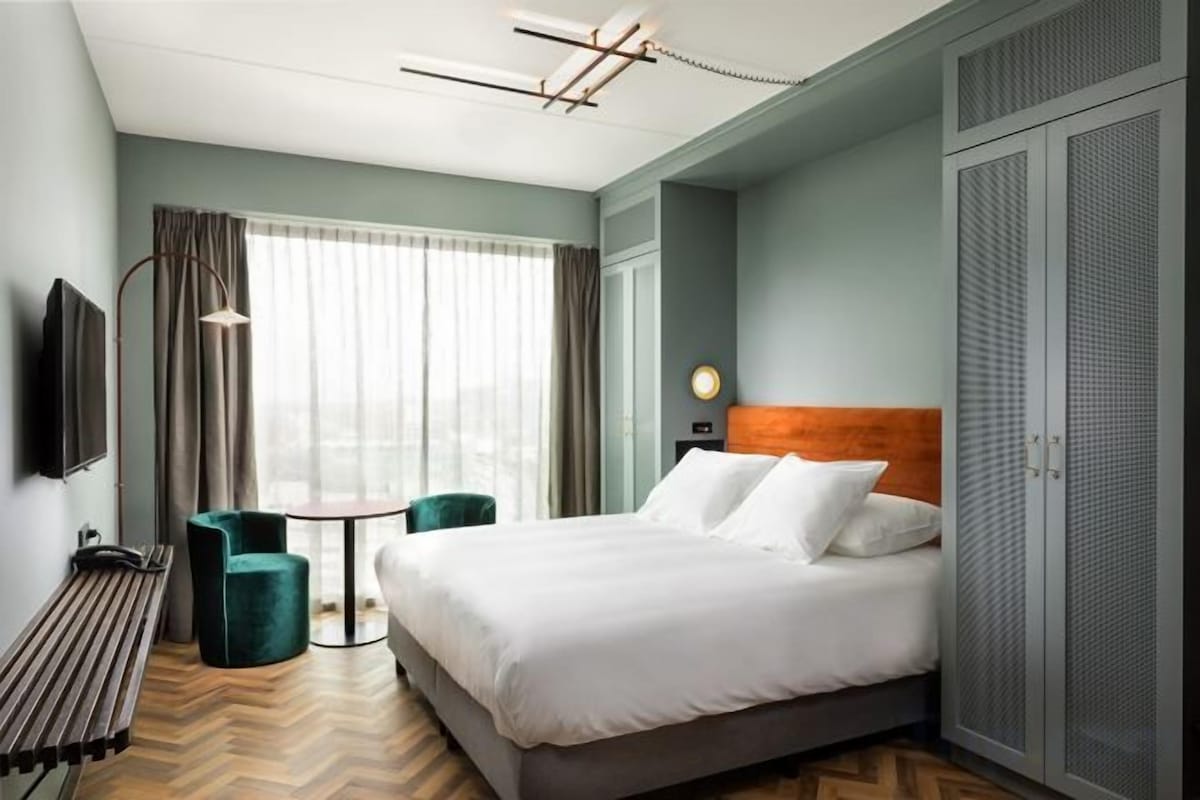 Superior (Bronze) Room With Canal View