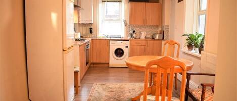 Fridge, microwave, oven, coffee/tea maker