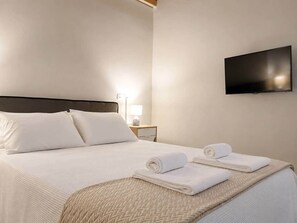 1 室のベッドルーム、アイロン / アイロン台、WiFi (無料)、ベッドシーツ