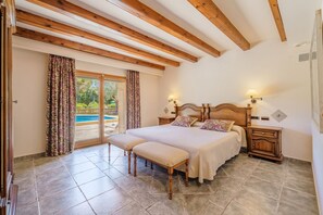 6 habitaciones y caja de seguridad en la habitación