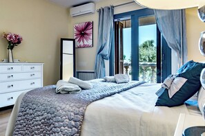 7 bedrooms, desk, soundproofing, iron/ironing board