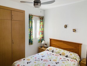 3 Schlafzimmer, Bügeleisen/Bügelbrett, Bettwäsche