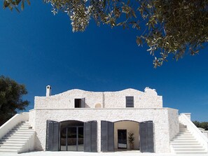 Exterior - Idyllic olive mill with heated pool, in an olive grove, close to sea and Ostuni (Ostuni)