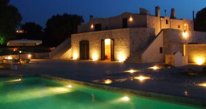 Idyllic olive mill with heated pool, in an olive grove, close to sea and Ostuni